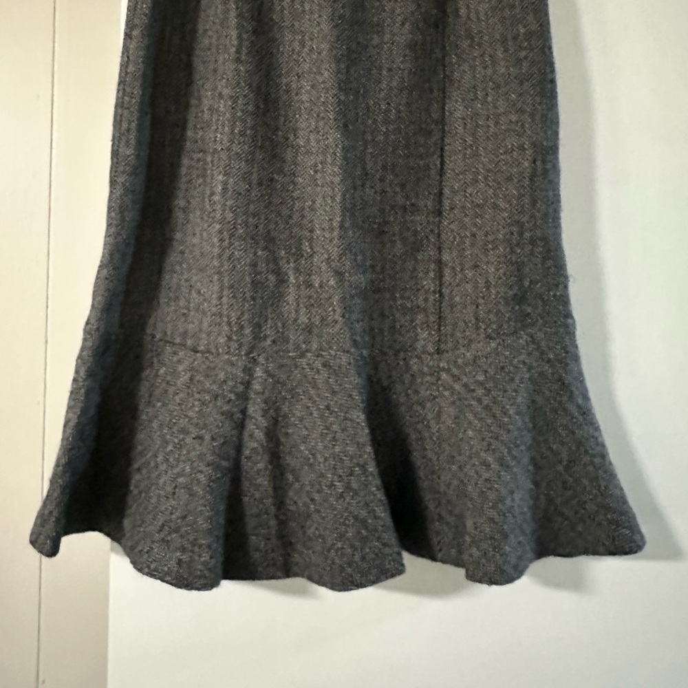 Skirt a line